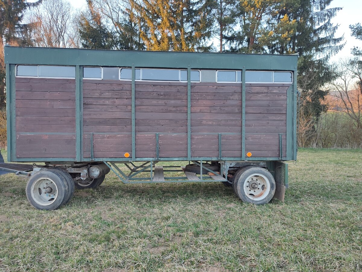 Prodám přepravník koní , hospodářských zvířat.