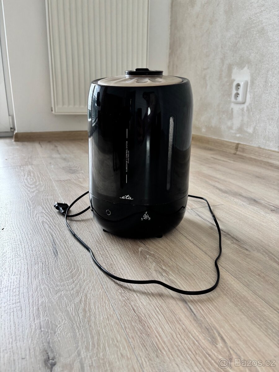 Zvlhčovač vzduchu a aromadifuzer ETA