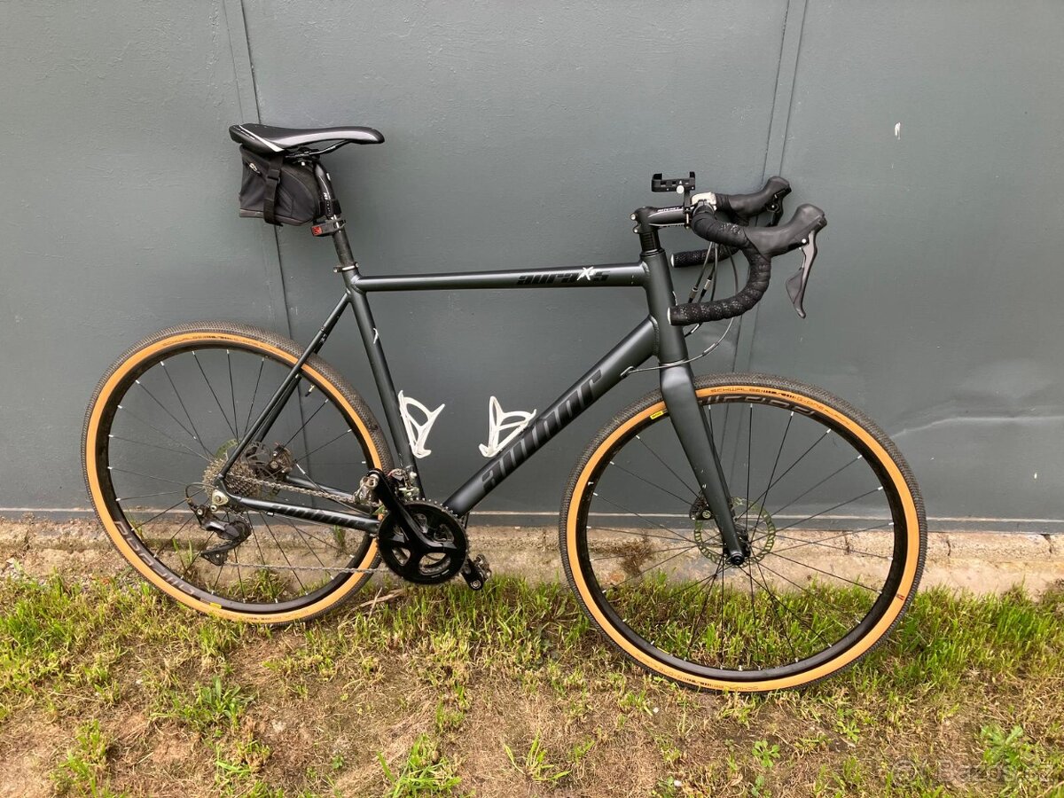 Author Aura XR5 2019/2020 vel. 56