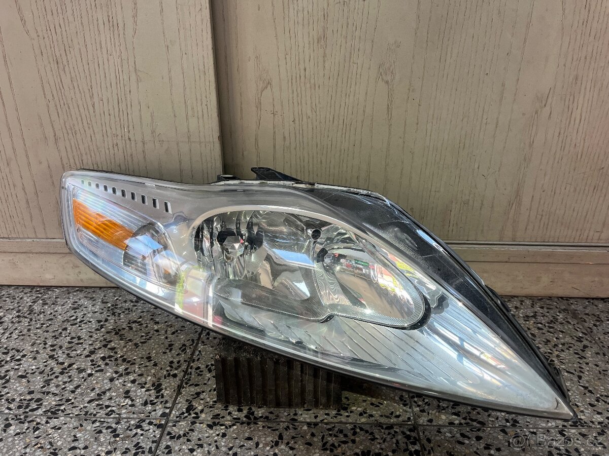 PP světlo Ford Mondeo 3