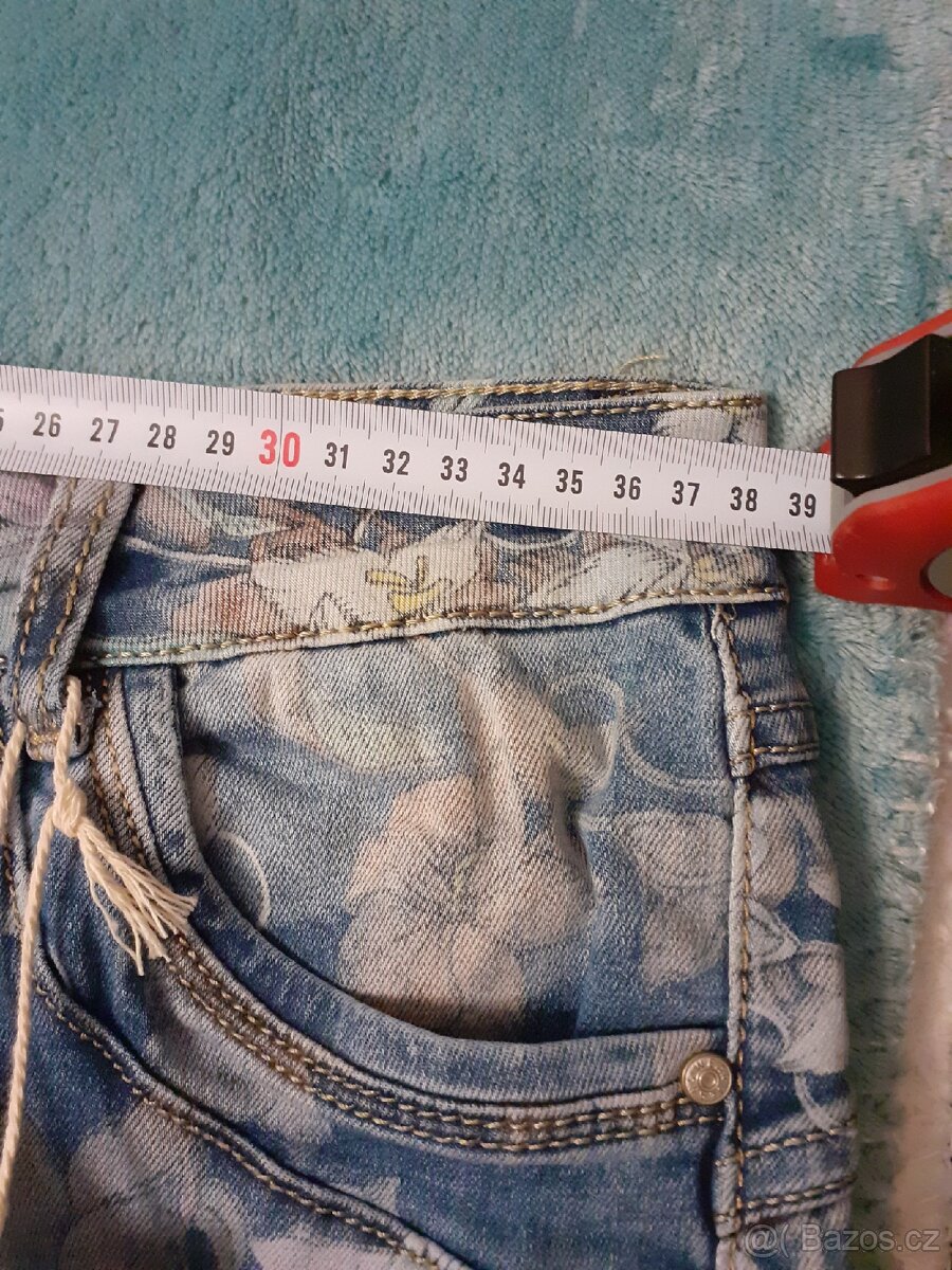 Lehké jarní rifle,80%coton,17%polyester,3%elastan