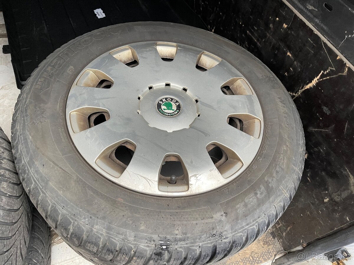 Prodam plechove disky Octavia 195/65R15 Hankook