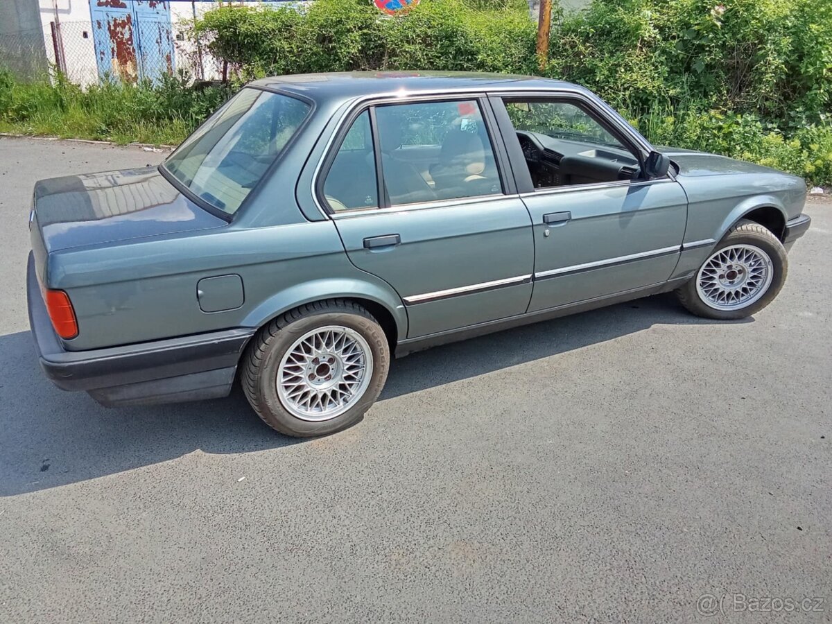 BMW E-30