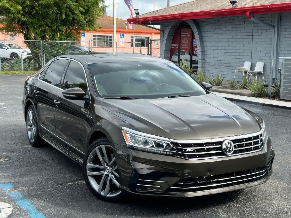 2019 Volkswagen Passat 2.0T SE R-Line FWD 2.0