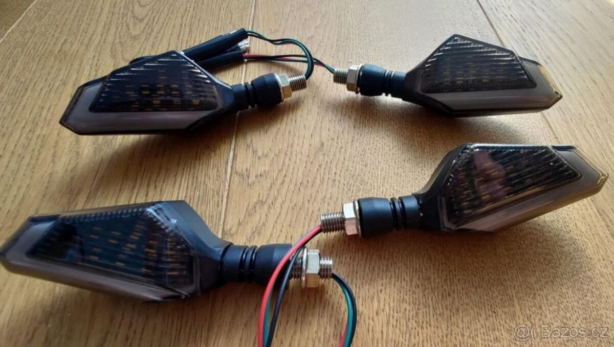 Sada led blinkrů na moto 4ks s pozičkama