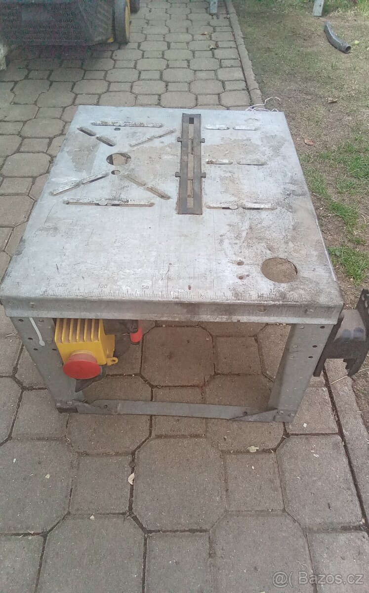 STŮL NA PILU