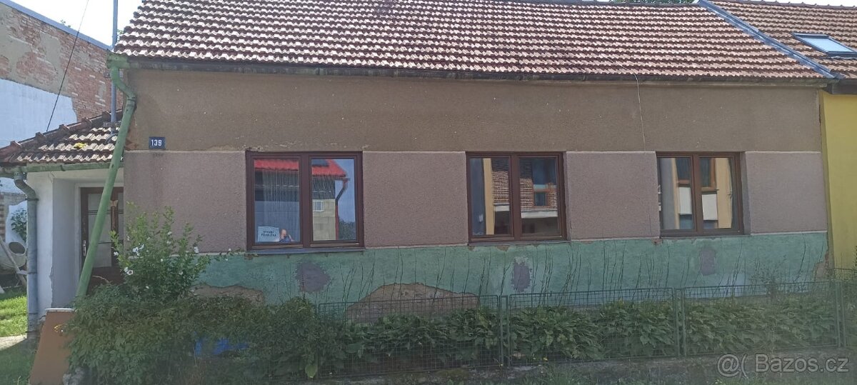 Rodinný dům s velkou zahradou v obci Lipůvka, CP 1095 m2