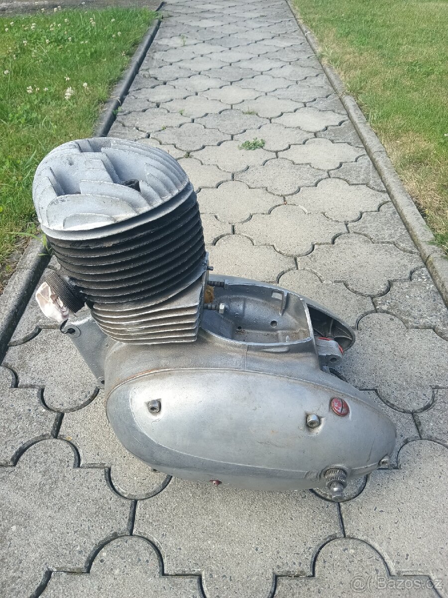 Motor Jawa 250 353 pulbuben