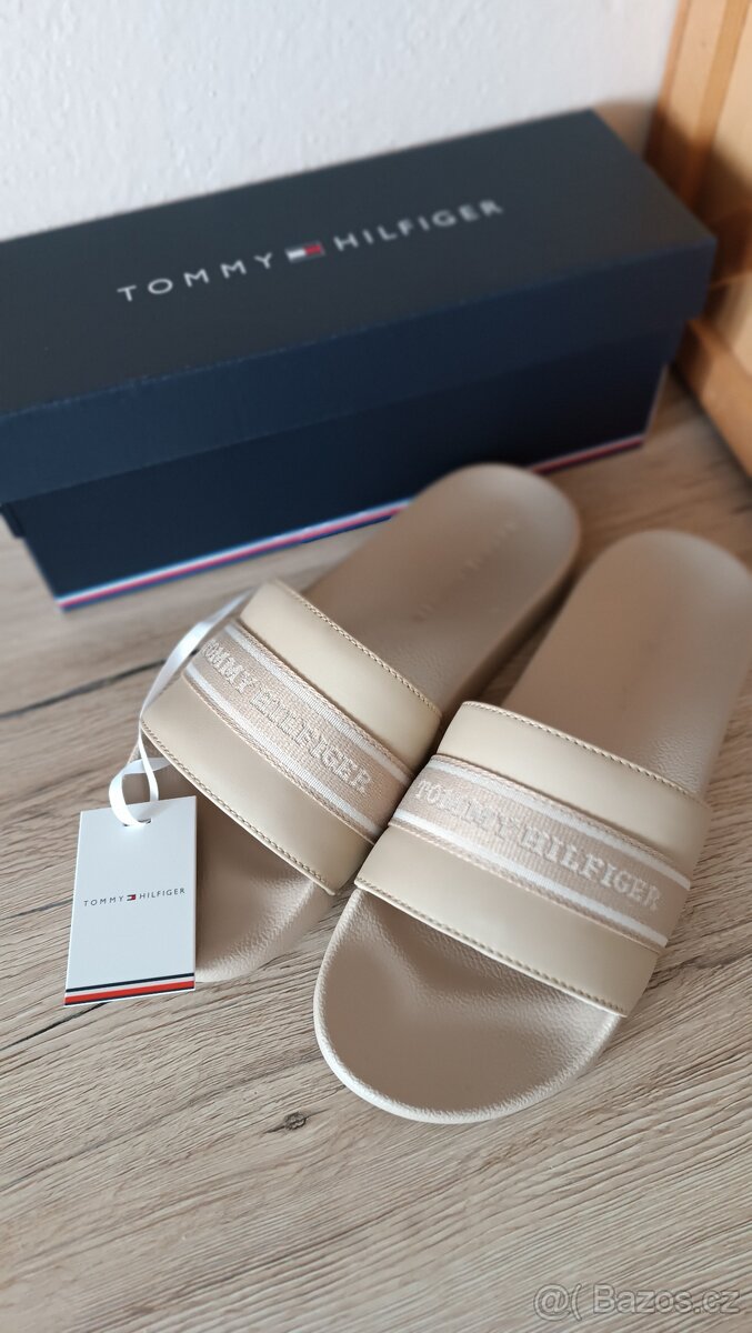 Dámské pantofle Tommy Hilfiger vel. 40