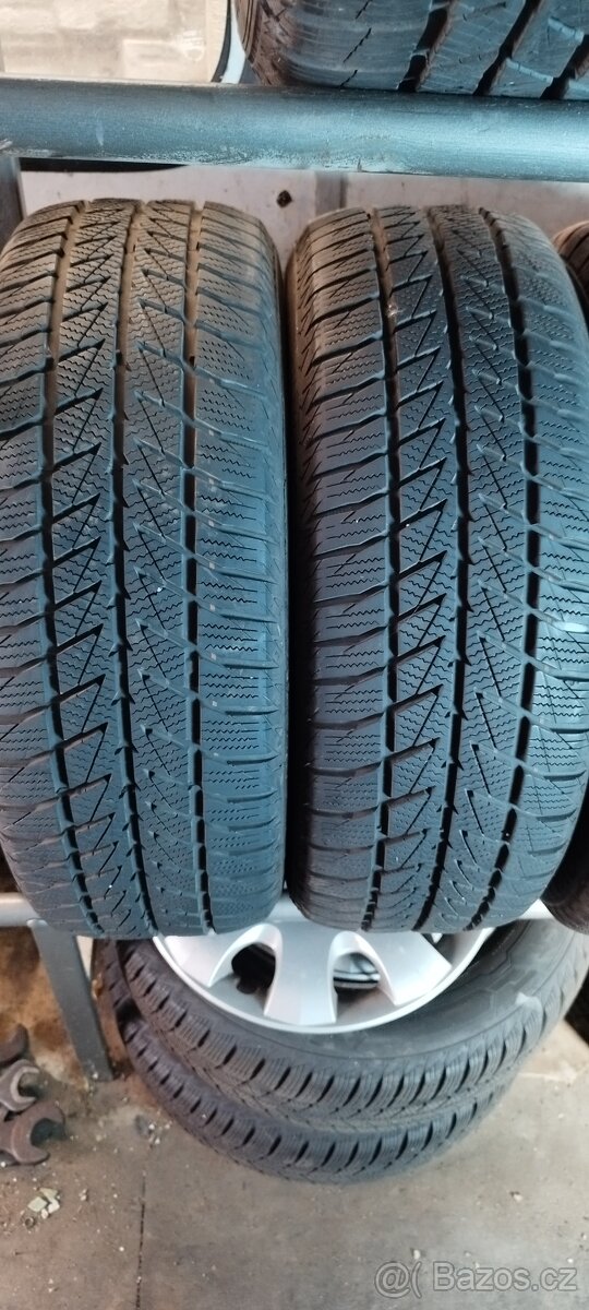 Prodám zimní pneumatiky 205/55 R16