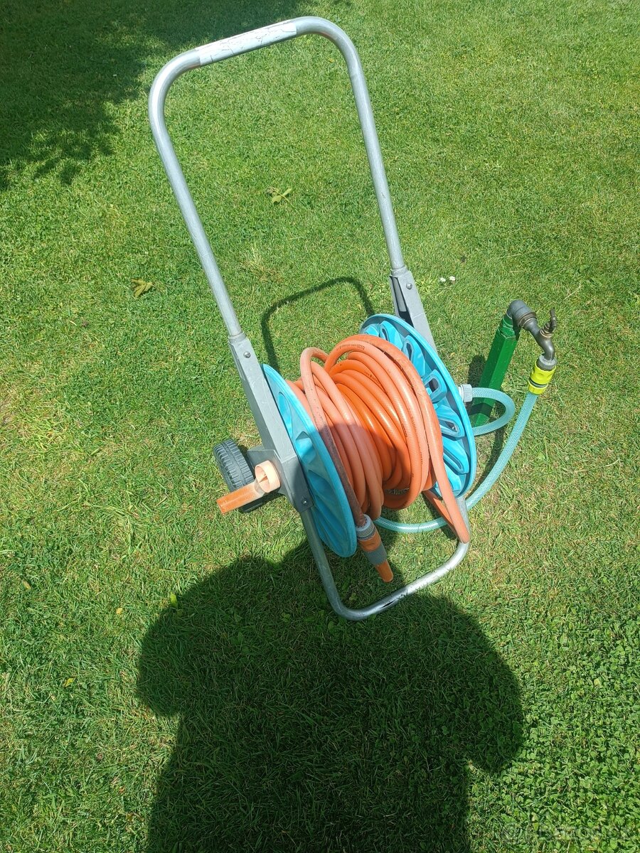 Prodám navíjecí buben na hadici Gardena vč.hadice cca 25m a