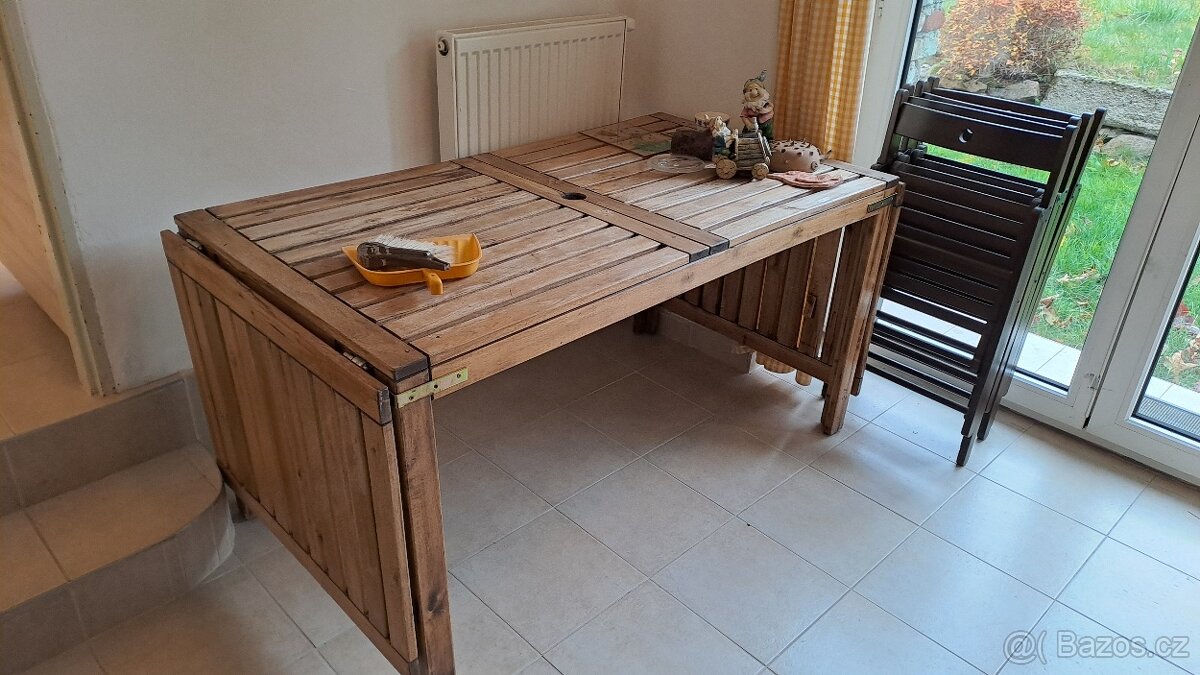 Zahradní stůl - dřevěný, rozkládací