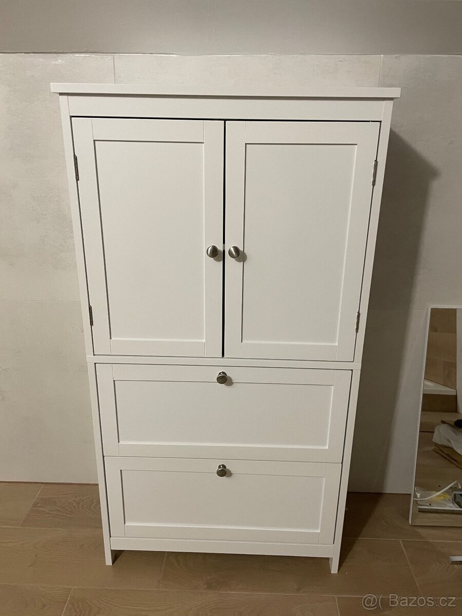 Koupelnová skříňka