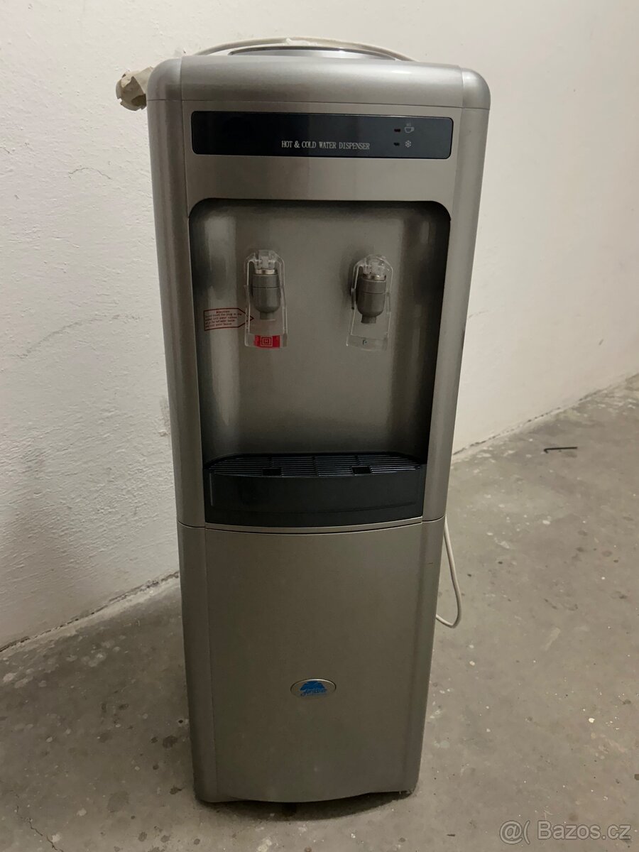 Dávkovač (automat) na vodu