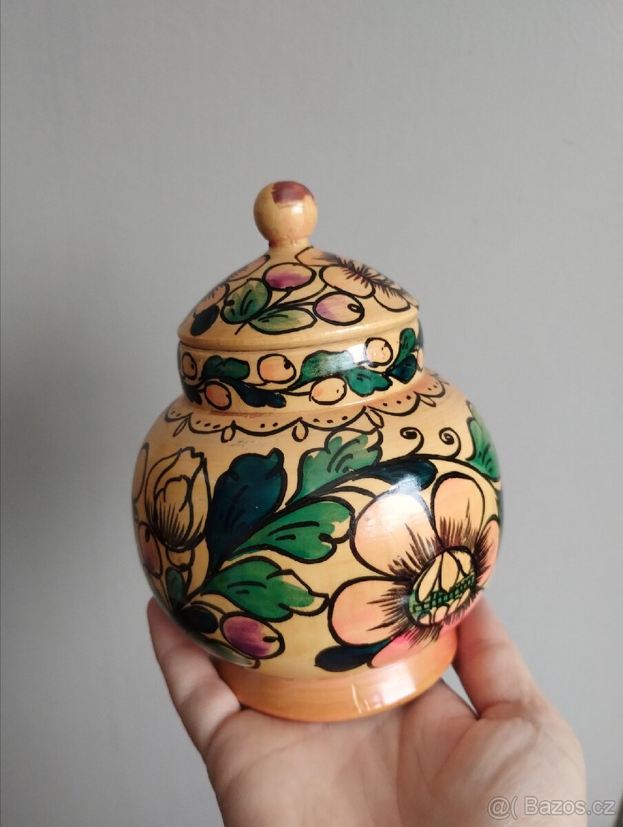 Retro dřevěná dóza / šperkovnice