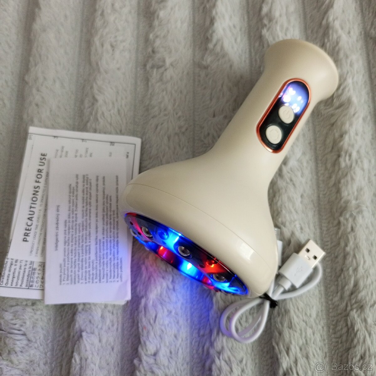 Masážní přístroj