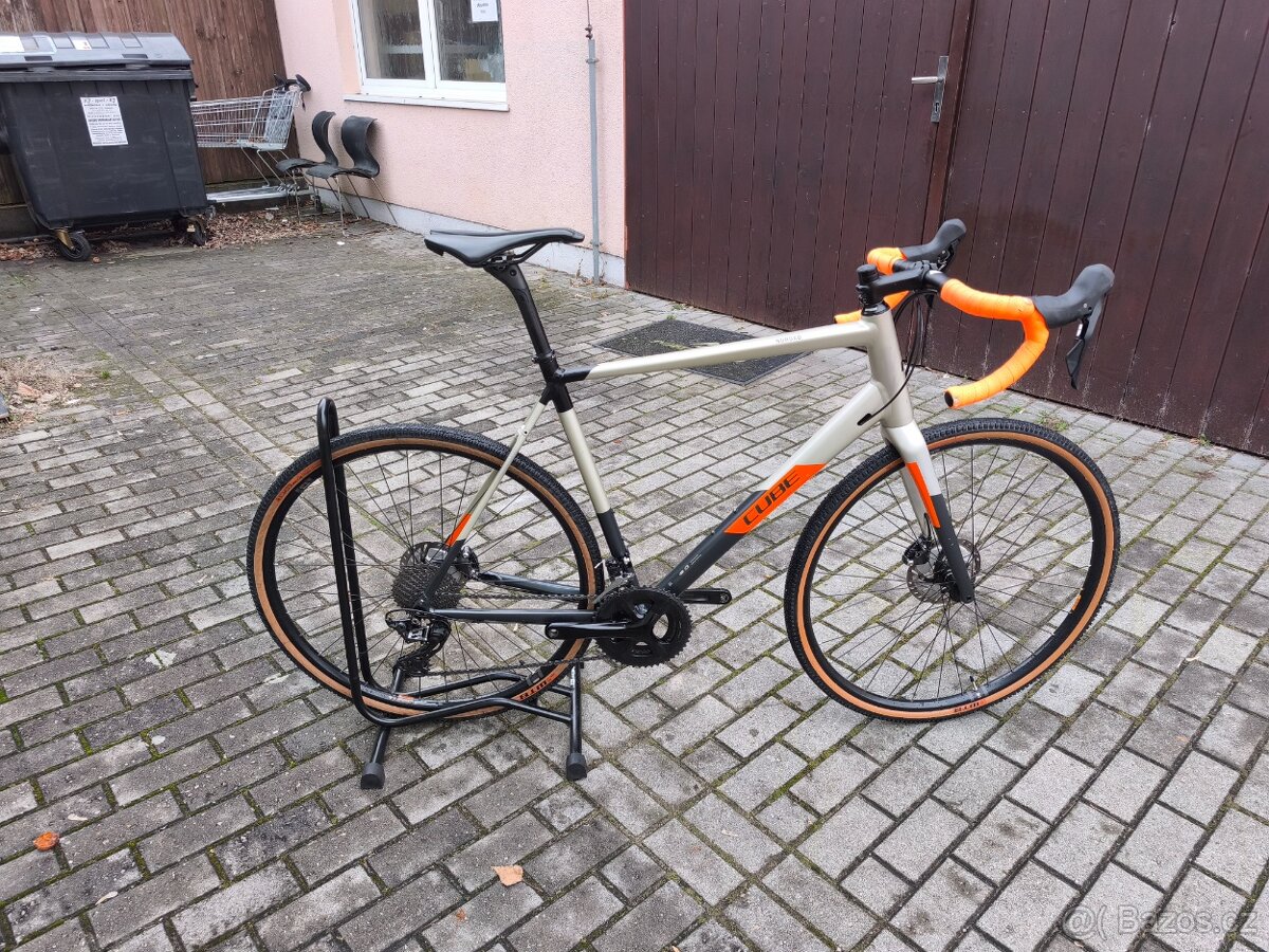 Silniční kolo Cube vel.61