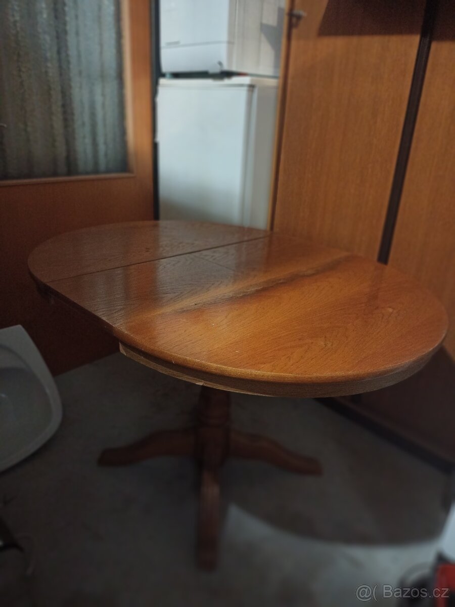 Dřevěný poctivý stůl z masivu NBK ( kulatý/ovál)