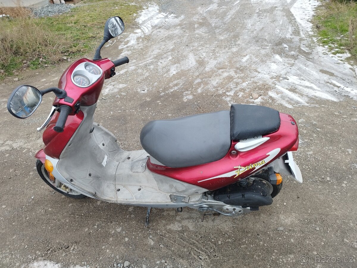 Prodám skútr Hyosung 50ccm 2t