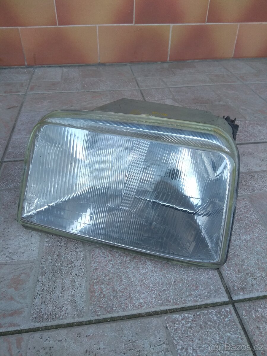 Levé přední světlo Renault 5