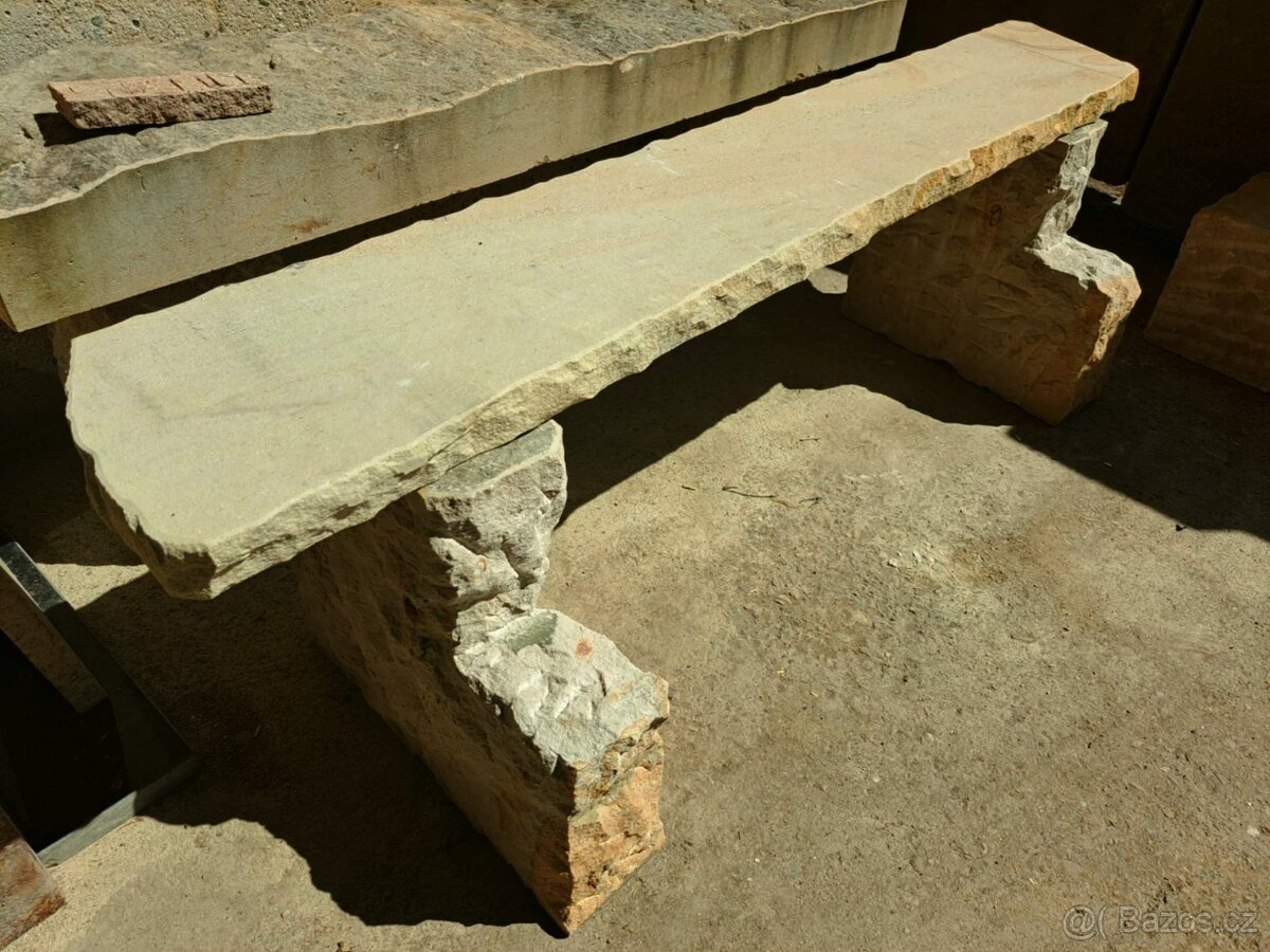 Kamenné lavice