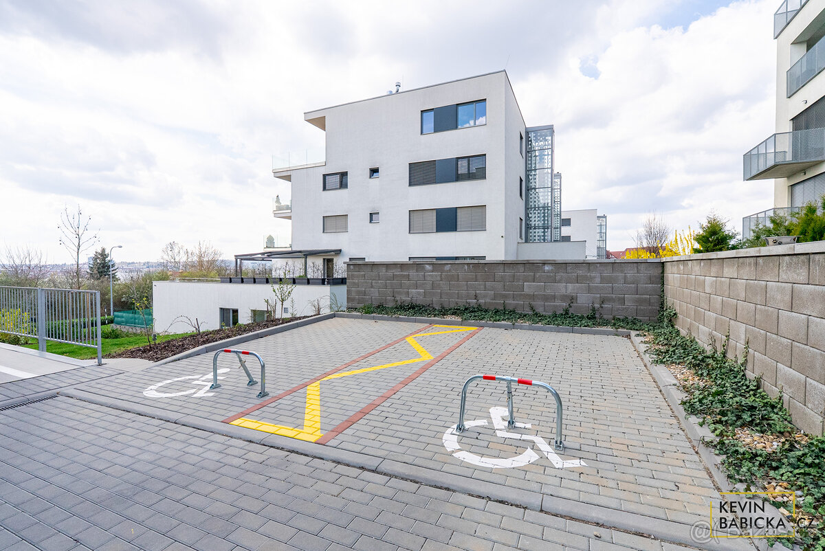 Prodej parkovacího stání 16 m²