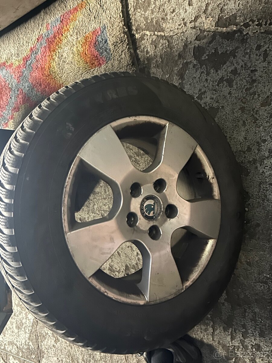 Alu kola s gumami 5x112 r15