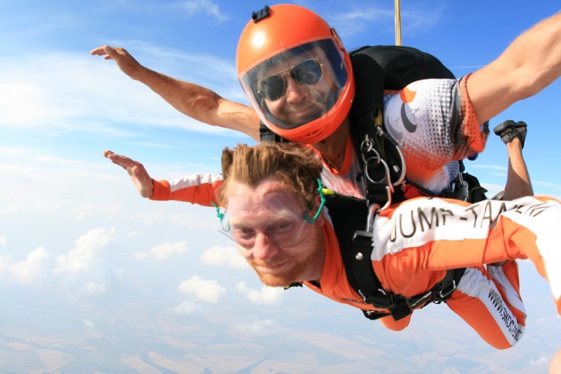 Tandemový seskok padákem all inclusive
