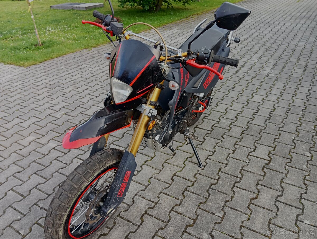 Yuki 125 SM, r.v. 2016 – TOP stav, 14 XXX km