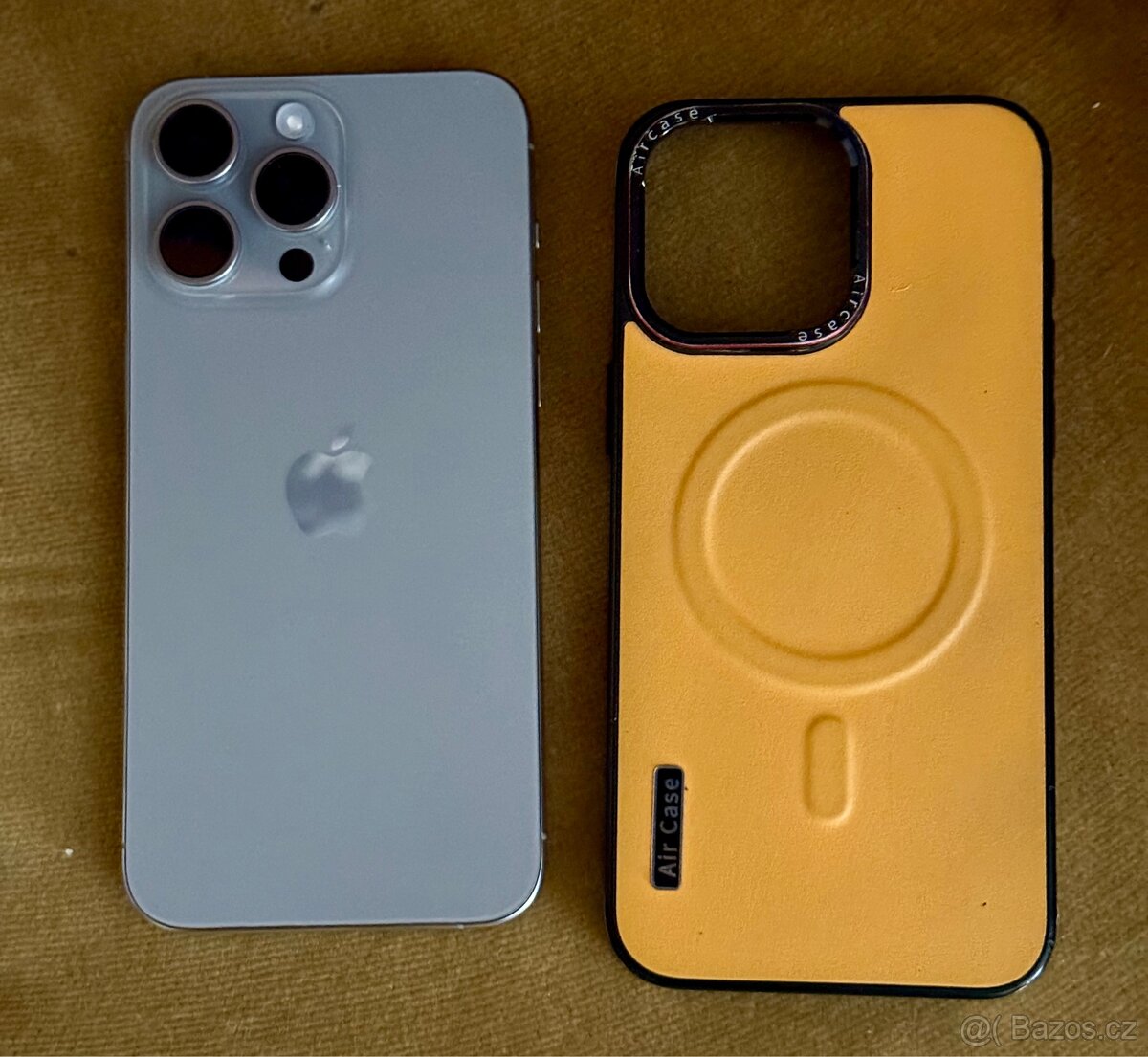 Prodám použitý iPhone 15 Pro Max 256GB