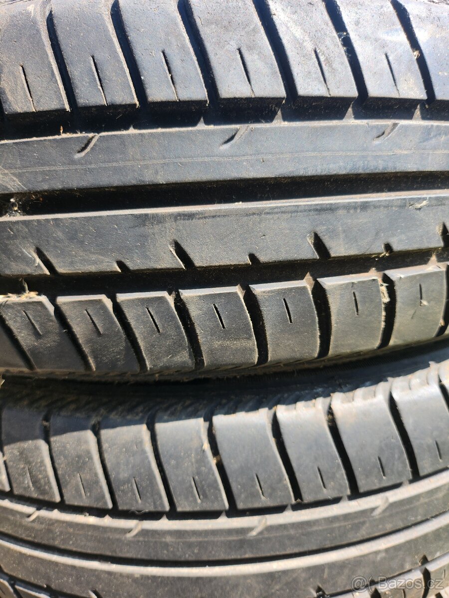 Prodám 2x pneu Fulda 165/65 R14, krásný vzorek.
