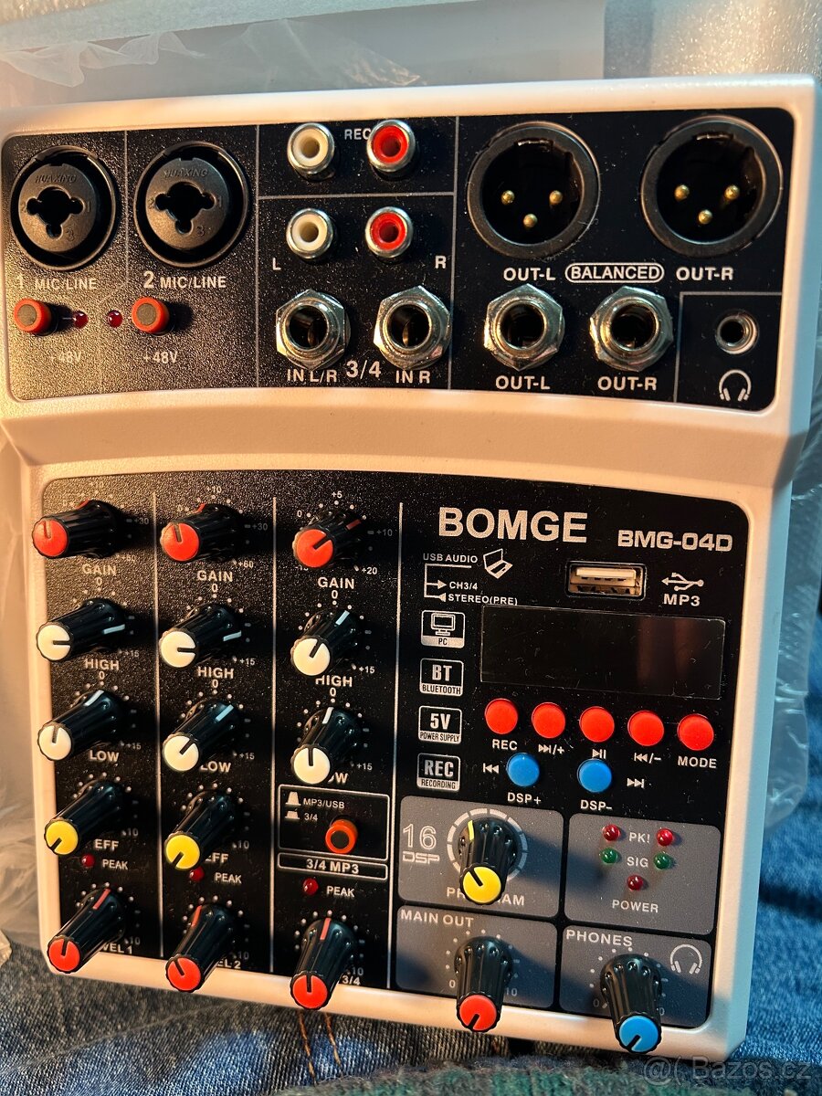Male sikovne mixazni pulty Bmg 040 a Sync Mc4