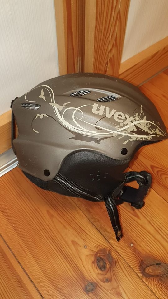 Dámská lyžařská helma UVEX vel. S-M