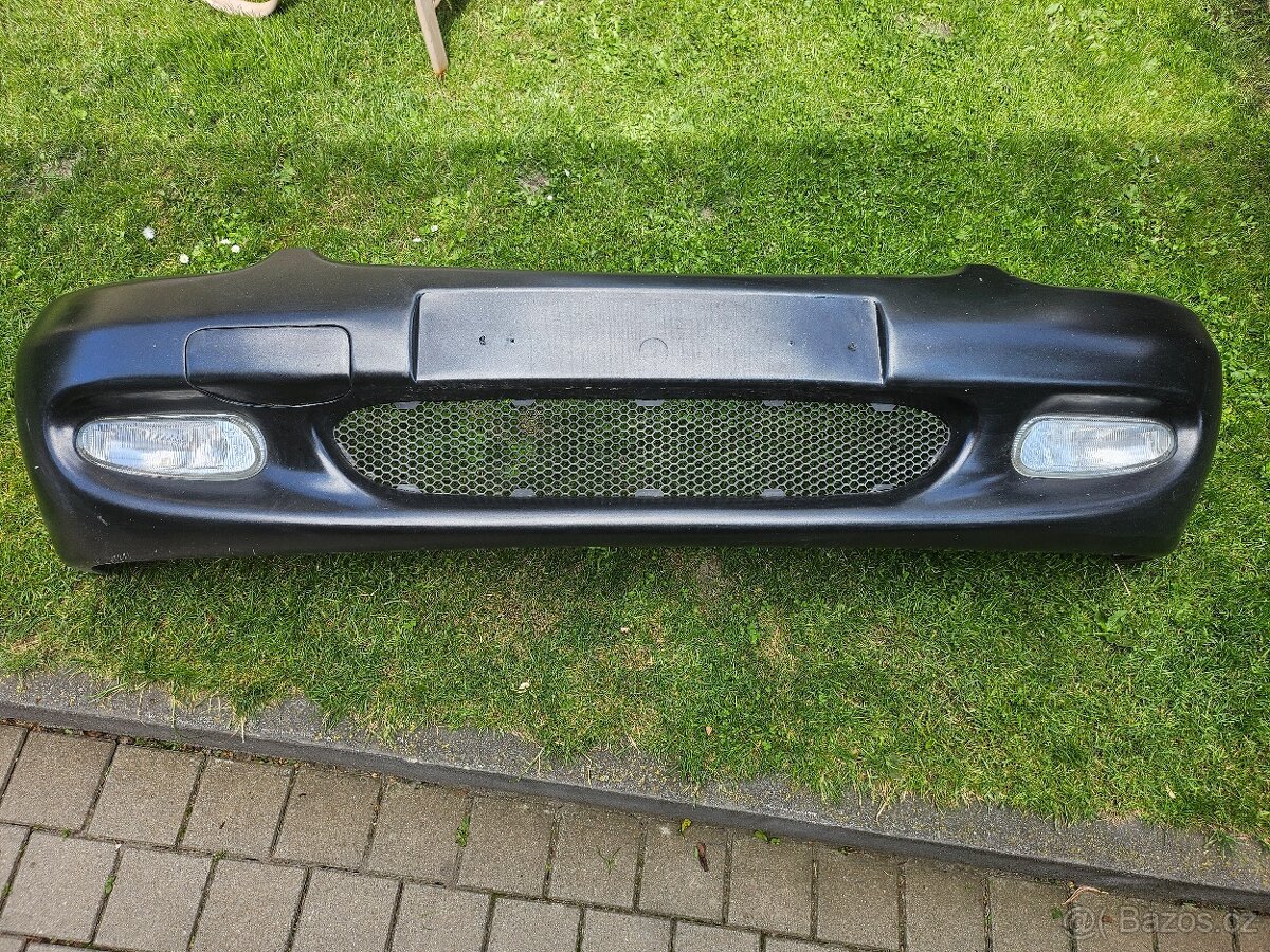 Předni nárazník Ford Escort mk7