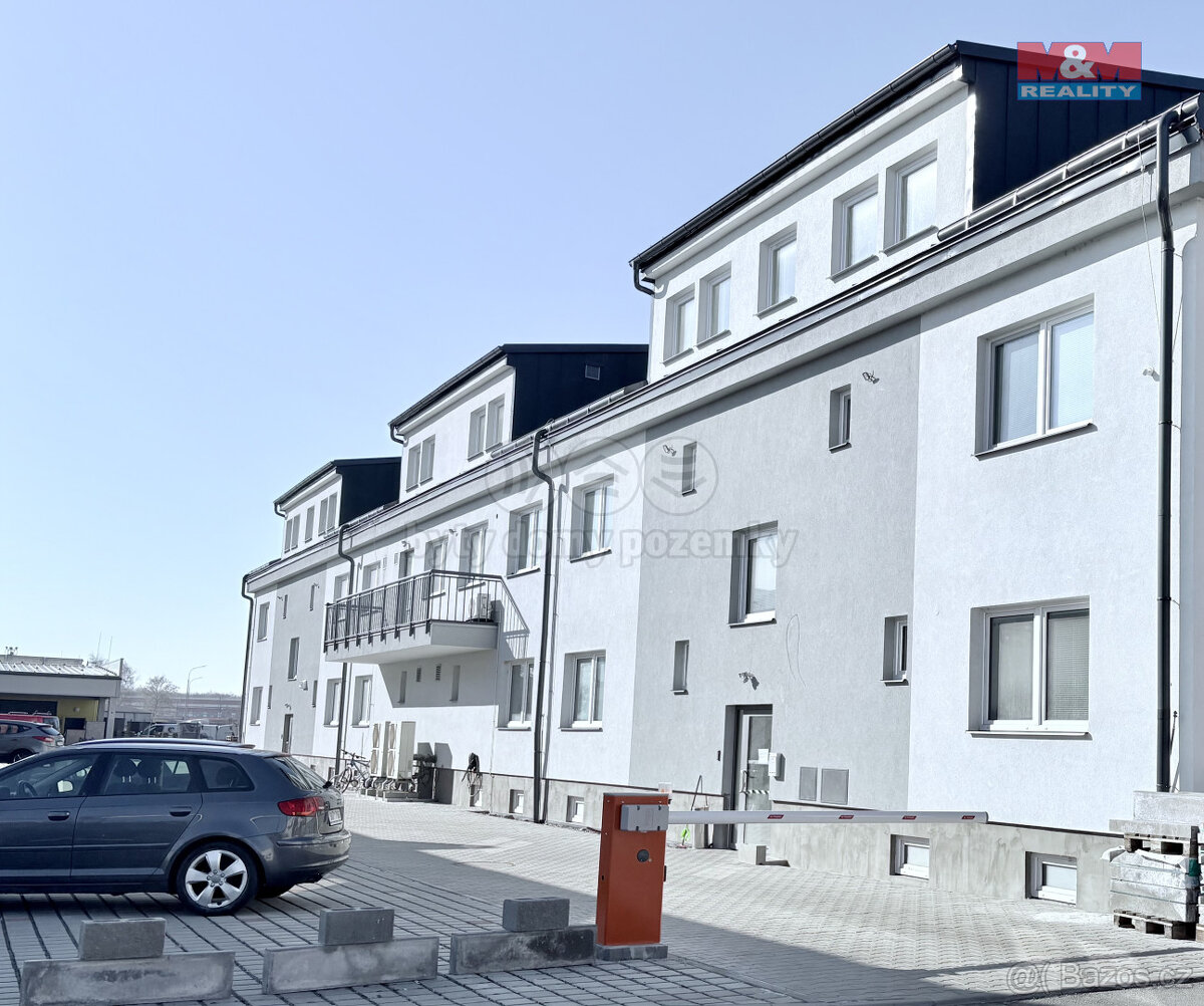 Pronájem kancelářského prostoru, 28 m², Semtín