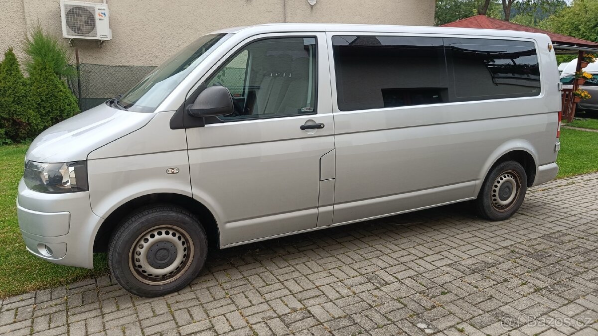 VW Caravelle 2,0 TDI 103 kW, 2012 9 míst