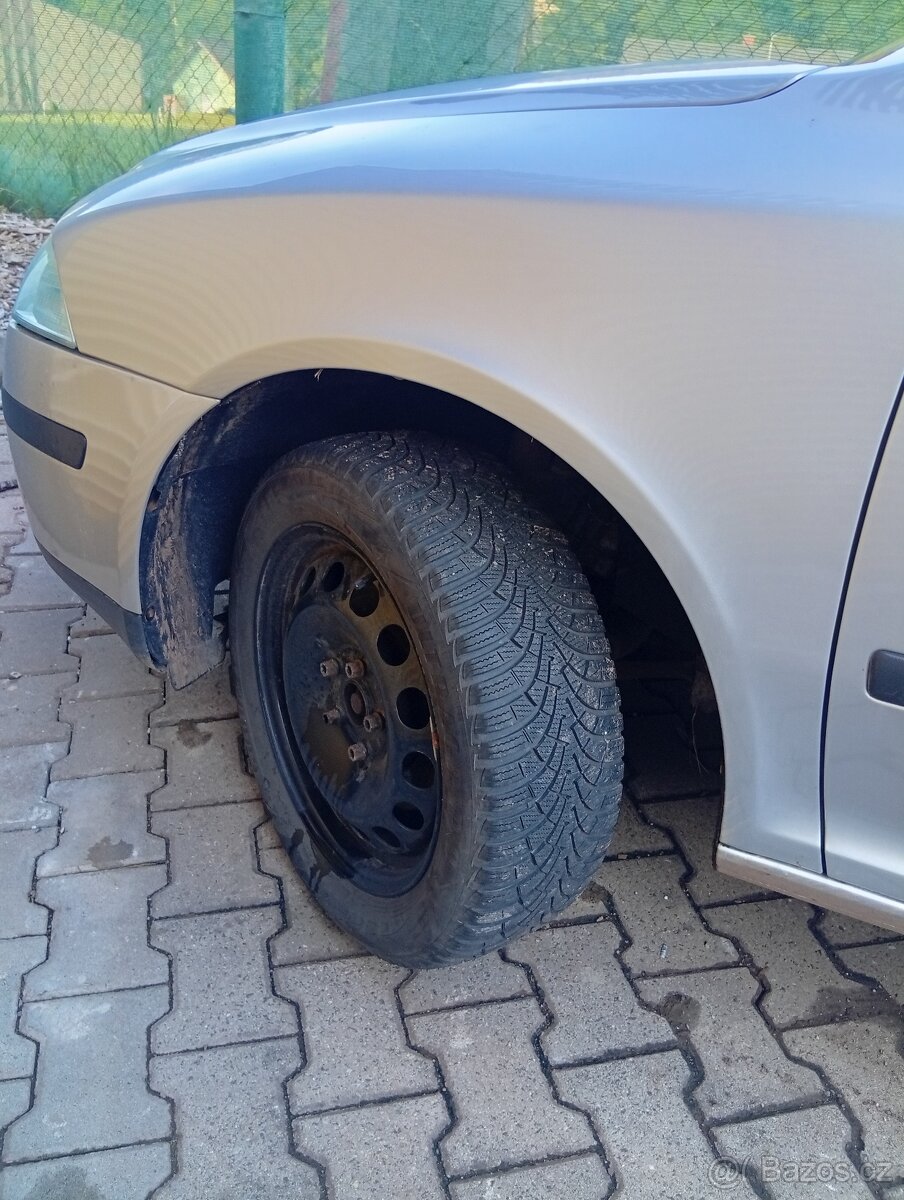 Prodám blatníky na škoda Octavia 2 , stříbrná metalíza.