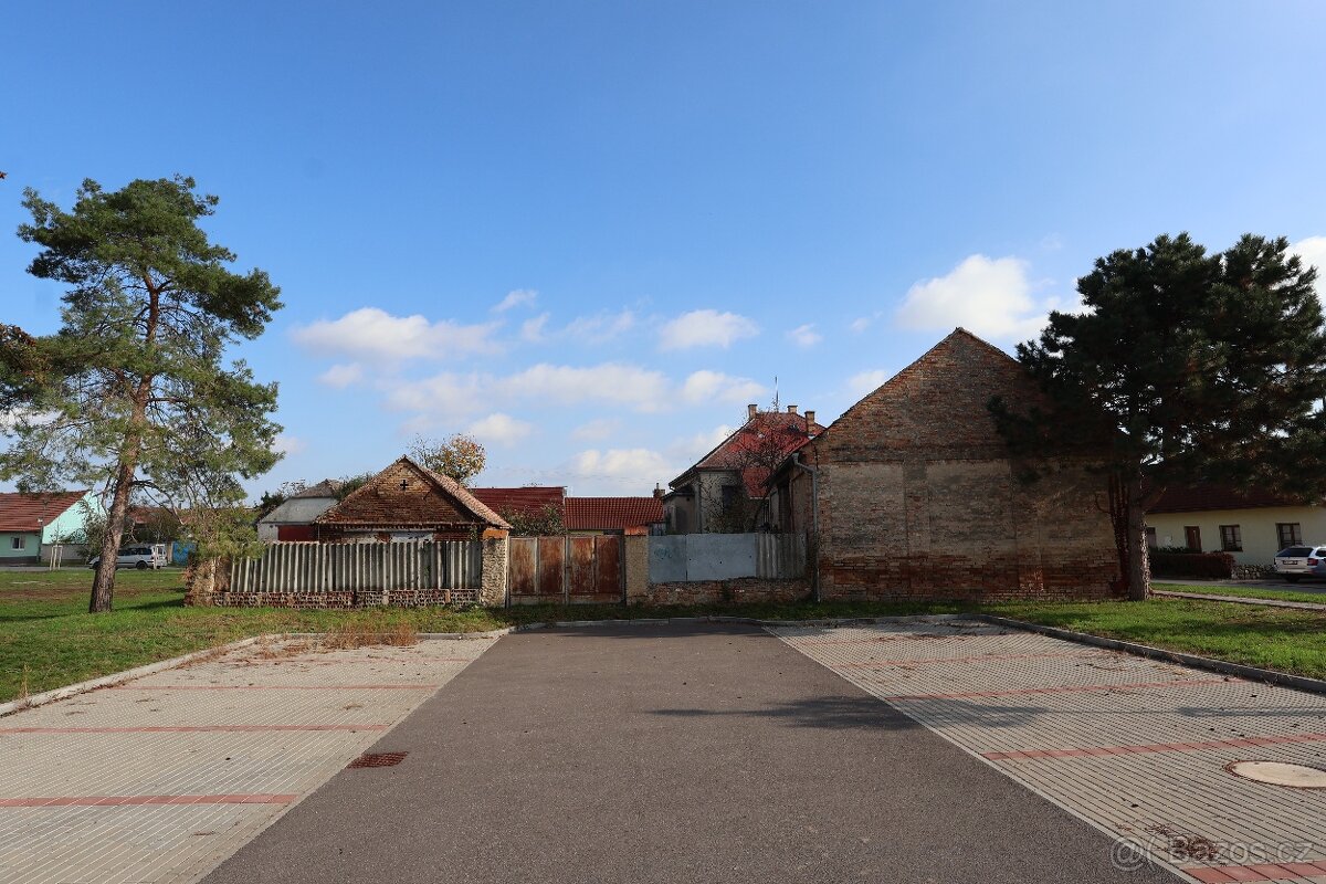 Prodám podíl velkého RD v Hrušovanech nad Jevišovkou