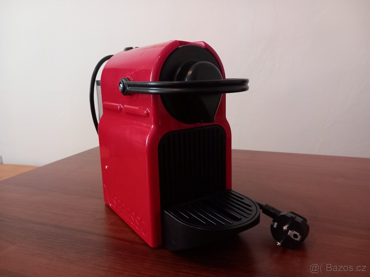 Kávovar nespresso KRUPS červený