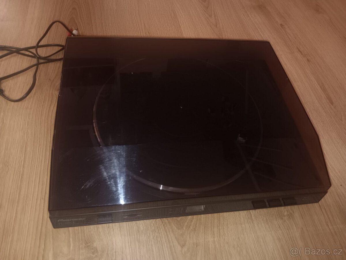 gramofon Pioneer PL-990