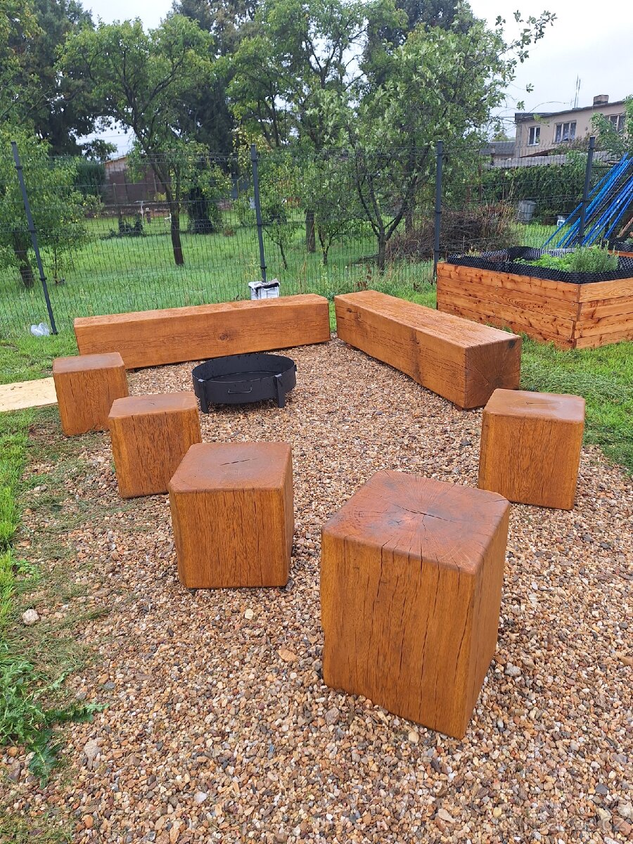 Lavice, sedáky, hranoly , kostky