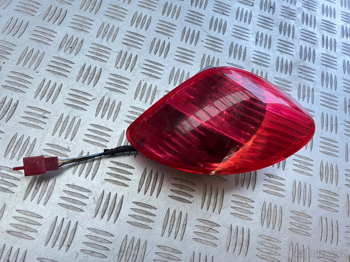 Zadní světlo Piaggio X9 pravé