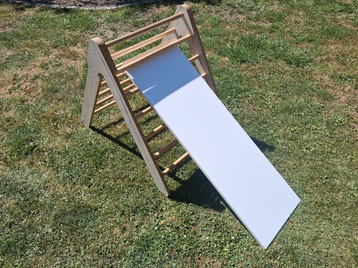 Piklerův trojúhelník se skluzavkou