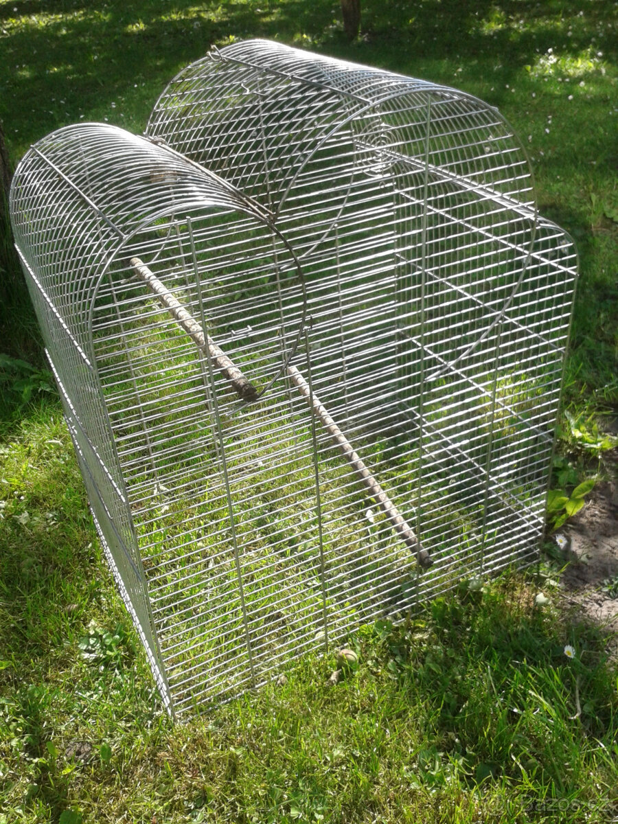 KLEC STAROZITNOU NA PTAKY DEKORACI A ARANZOVANI