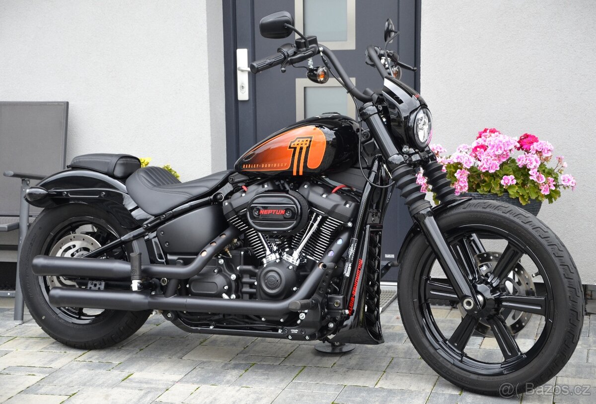 Harley Davidson Softail Street Bob 114  CZ původ / záruka