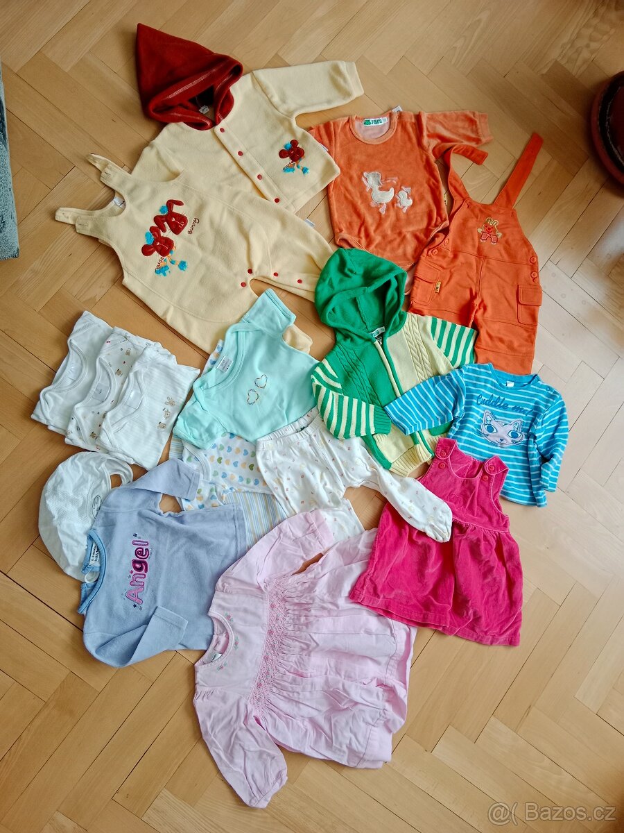 Oblečení pro holčičku vel. 6-12 měs.