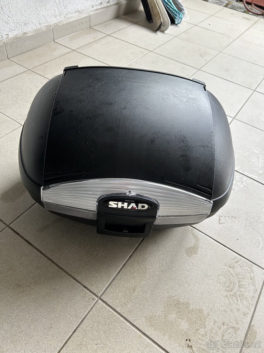 Vrchní kufr na motorku SHAD SH45 černá