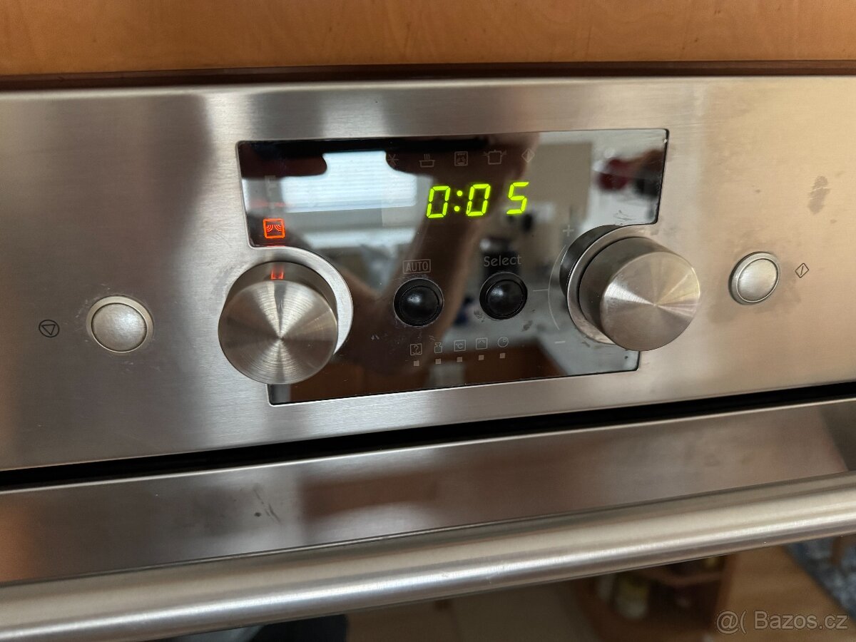 Vestavná miirolnná trouba s grilem Whirlpool AMW 545 SLEVA