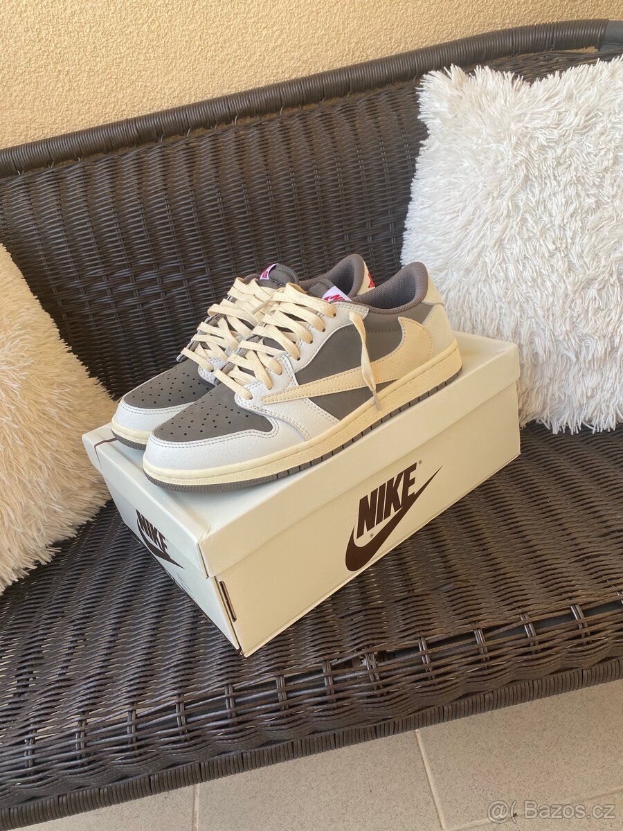Jordan 1 Low Reverse Mocha Travis Scott 43