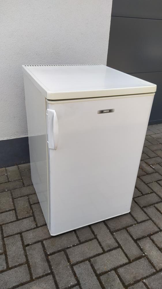 Lednice s mrazícím boxem. Zanussi ZT 162 BR